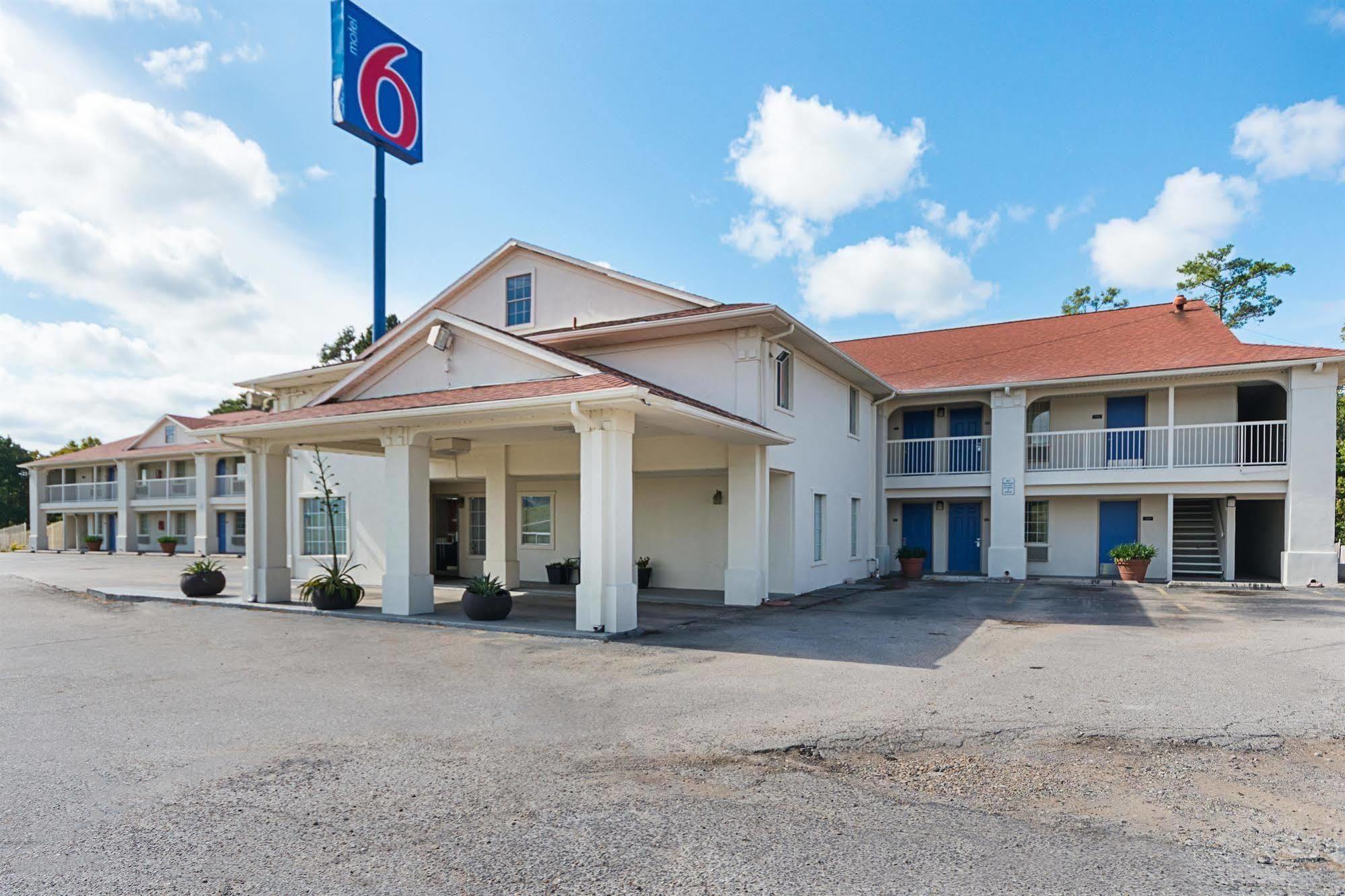 6-livingston, Tx Hotel Livingston